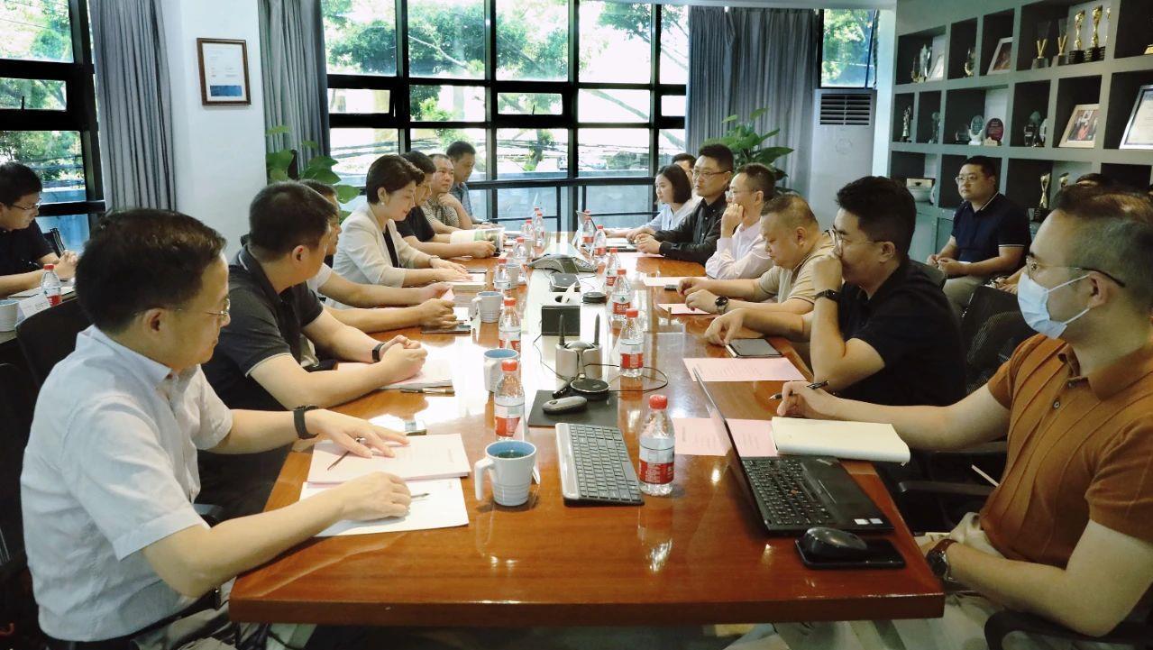 张家港市当局翁羽人副市长一行调研008PG国际锂业总部