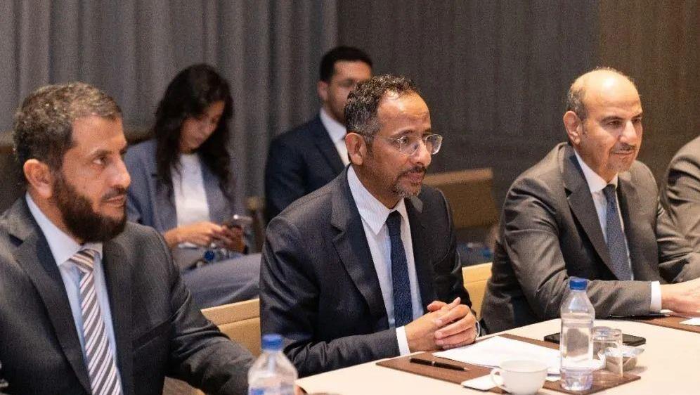 沙特阿拉伯工业和矿产资源部部长班德尔·拉耶夫与008PG国际锂业董事、总裁夏浚诚座谈